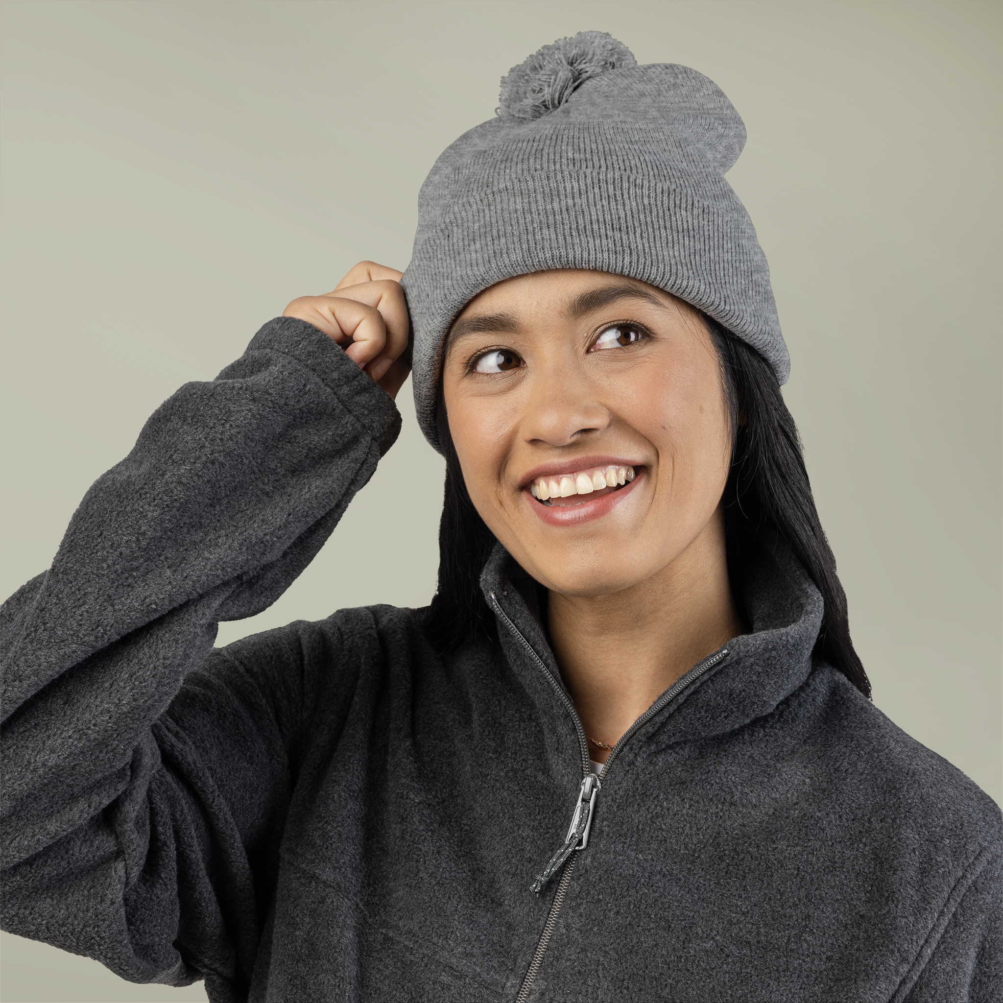 Pom-Pom Knit Cap (Embroidery)