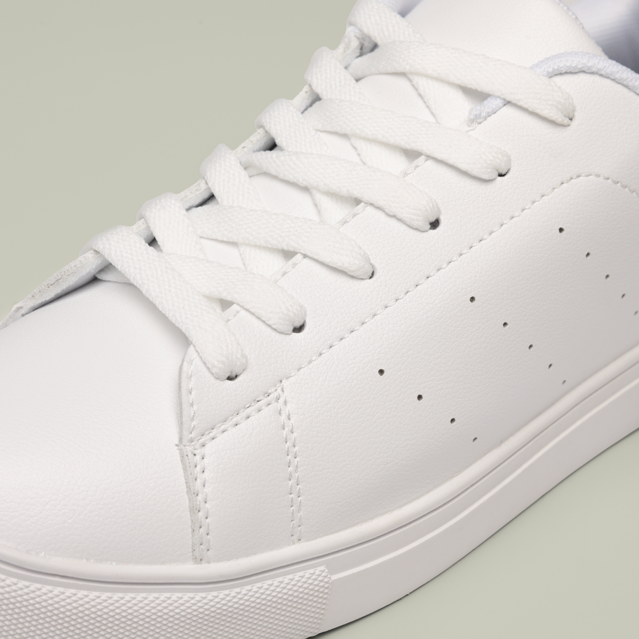 Men's Low-Top Leather Sneakers - Thumbnail Image